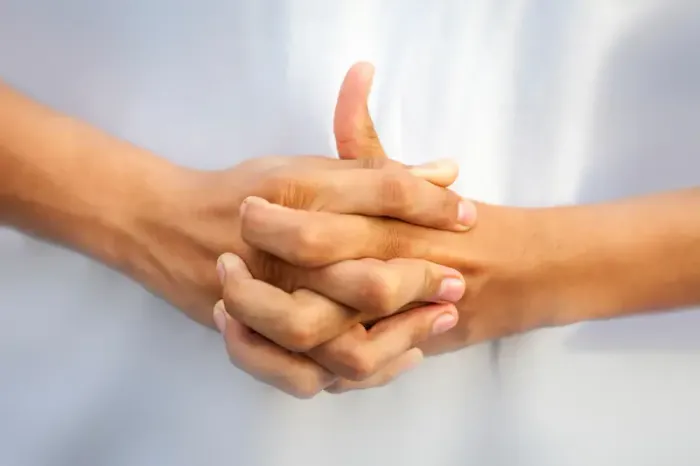 Linga Mudra Steps, Benefits, and Precautions